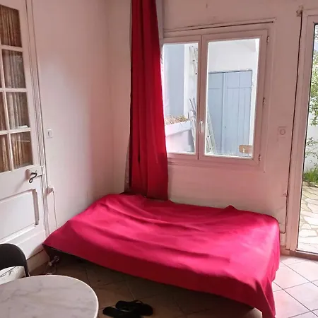 Meublee Independante, Avec Piscine Et Jardin, 1 Lit Pour 2 Personnes Direct Gare Aeroport Apartment