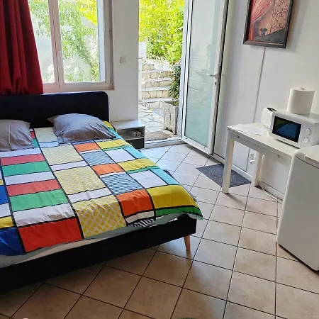 Apartment Meublee Independante, Avec Piscine Et Jardin, 1 Lit Pour 2 Personnes Direct Gare Aeroport *